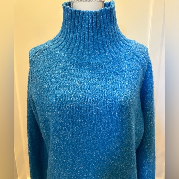 Blue Sweater - Picture 2 of 5